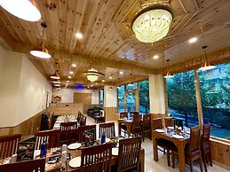 BSR Resort by Apple Orchards