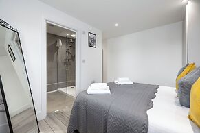 Beautiful 2Bedroom House in Central Town