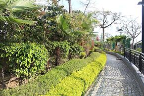 Dhauladhar Heights Resort