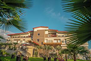 Dhauladhar Heights Resort