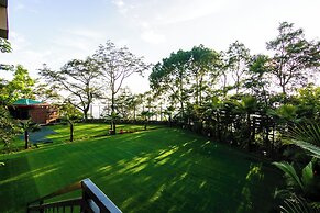 Dhauladhar Heights Resort