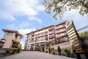 Dhauladhar Heights Resort
