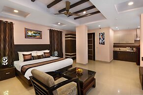 Le Crescent Hotel by Trot