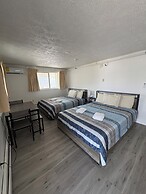 Green Dolphin Motel