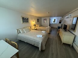 Green Dolphin Motel