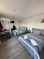 Green Dolphin Motel