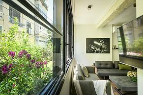 Sophisticated Tel Aviv Retreat 1BR Apt
