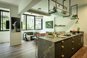 Sophisticated Tel Aviv Retreat 1BR Apt
