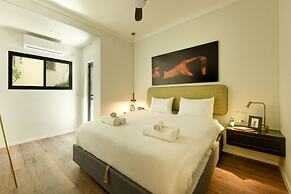 Sophisticated Tel Aviv Retreat 1BR Apt
