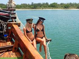 Komodo Pirate Boat - Phinisi Liveaboard