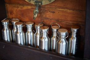 Komodo Pirate Boat - Phinisi Liveaboard