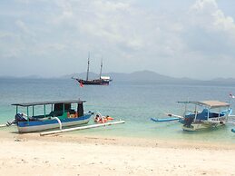 Komodo Pirate Boat - Phinisi Liveaboard
