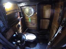 Komodo Pirate Boat - Phinisi Liveaboard