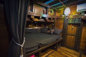 Komodo Pirate Boat - Phinisi Liveaboard