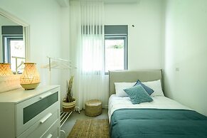 Spacious 3BR Apt w Garden Ramat Hasharon