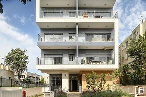 Spacious 3BR Apt w Garden Ramat Hasharon
