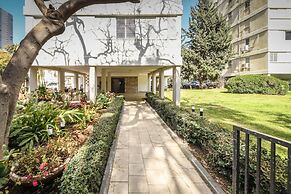 Stunning 2BR Apartment in Beeri