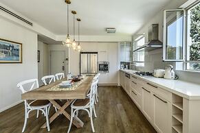 Stunning 2BR Apartment in Beeri