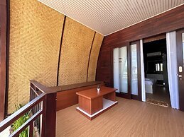 Bayview Beach Resort East Lombok