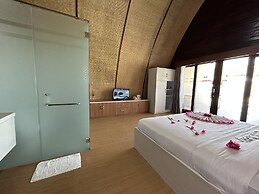 Bayview Beach Resort East Lombok