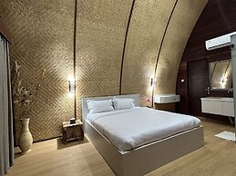 Bayview Beach Resort East Lombok