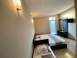 Hotel Charli