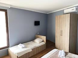 Hotel Charli