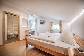 Hotel Lago della Creta