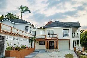 Villa Solstice Luxury 4 Bedroom