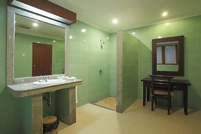 Peninsula Beach resort