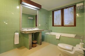 Peninsula Beach resort