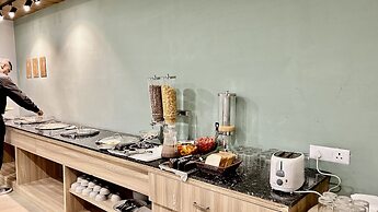 Residences By Hotel Limon