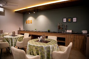 Residences By Hotel Limon