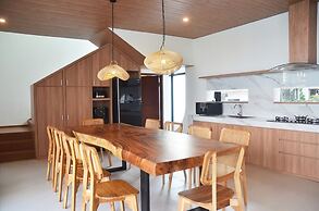 Sunset City View Villa 5 BR with a Private Heated Pool