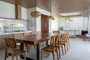 Sunset City View Villa 5 BR with a Private Heated Pool