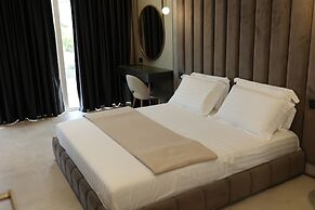 Comfort Suites