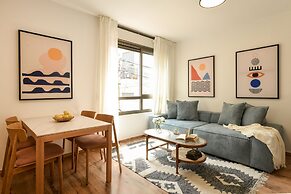 Pet-friendly 2BR Apt & Kitchen