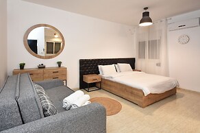 Luxury Villa with heated pool in Zfat