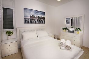 Luxury Villa with heated pool in Zfat