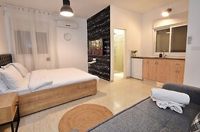 Luxury Villa with heated pool in Zfat