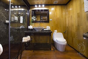 Hera Grand Luxury Cruises Halong