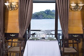 Hera Grand Luxury Cruises Halong