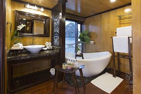 Hera Grand Luxury Cruises Halong