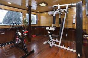 Hera Grand Luxury Cruises Halong