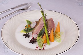 Hera Grand Luxury Cruises Halong