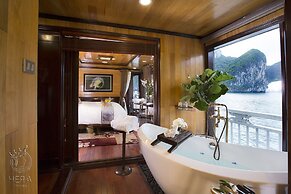 Hera Grand Luxury Cruises Halong