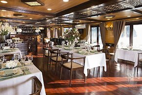 Hera Grand Luxury Cruises Halong