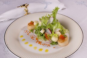 Hera Grand Luxury Cruises Halong