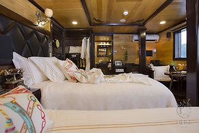 Hera Grand Luxury Cruises Halong