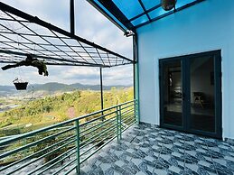 3 Tang May Home & Coffee